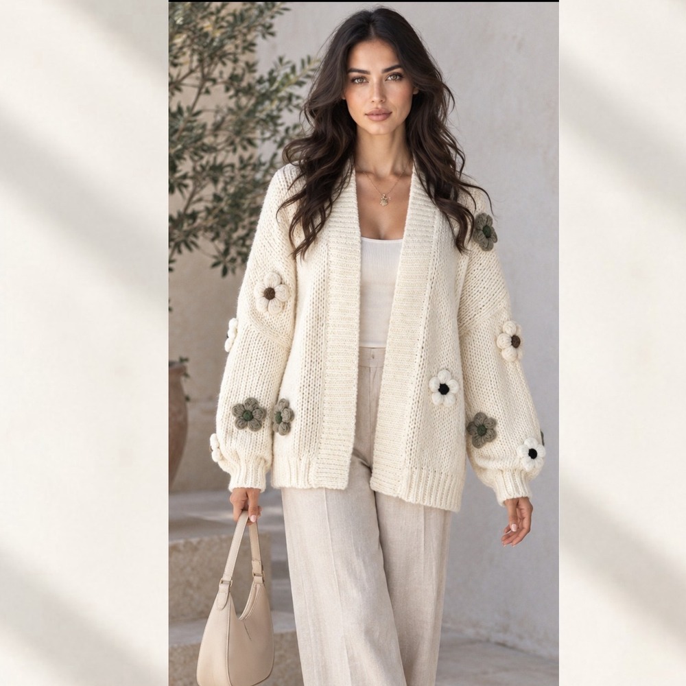 Duchamp Cozy Cream Cable Knit Floral Sweater. Sz L